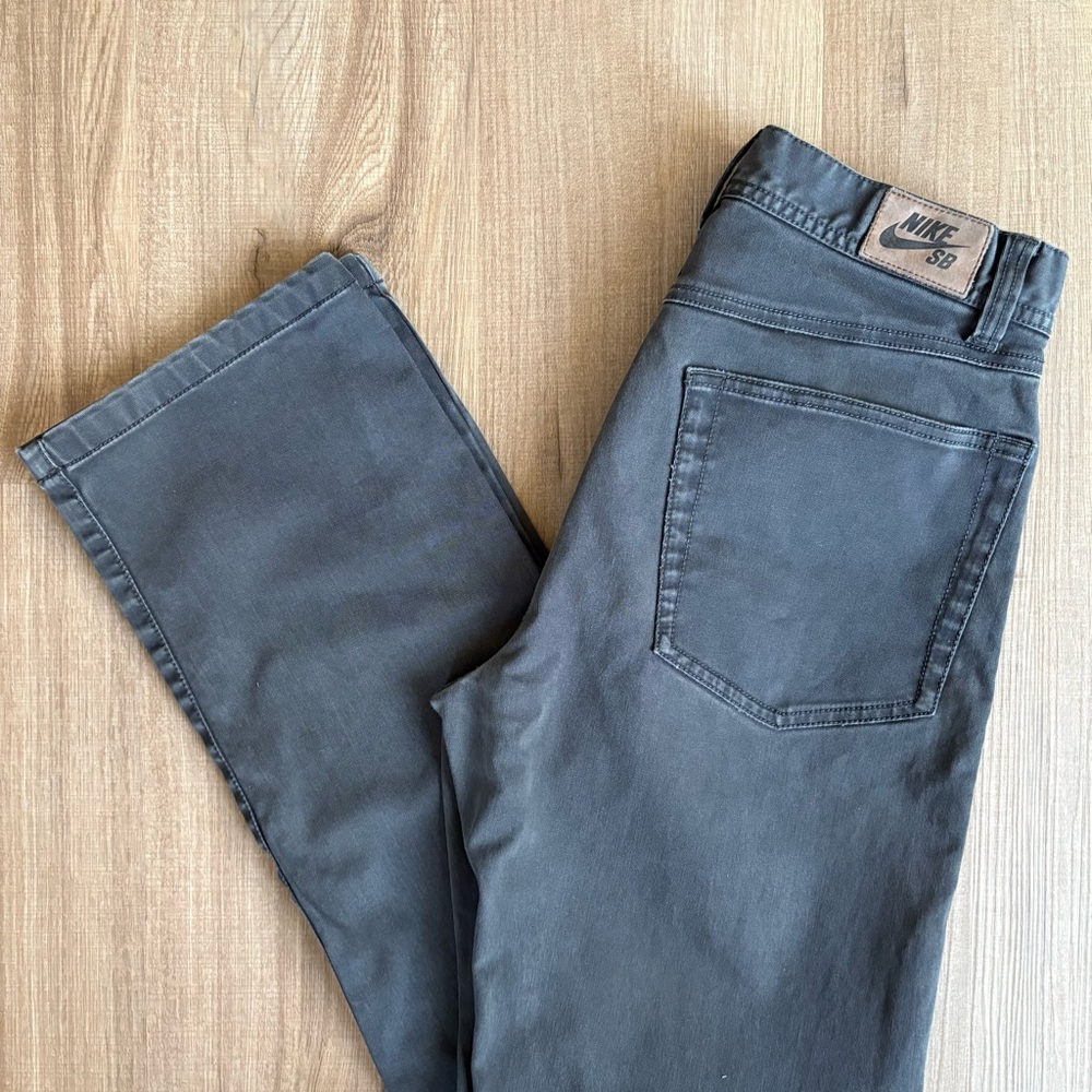 Nike SB Charcoal Skateboarding Pants Size 28 Waist